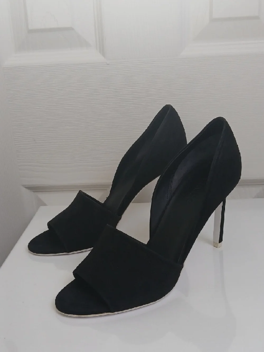 Vince Saffron Black Nubuck‎ Suede Sexy Versatile Peep-Toe d'Orsay Heels Size 8